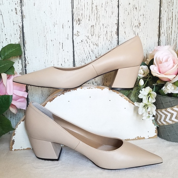 NM Beige Pumps - Picture 5 of 5